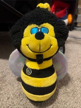 Busy Bee Plush Toy with Yellow & Black Stripes Jamaican style peace ☮️ 🐝